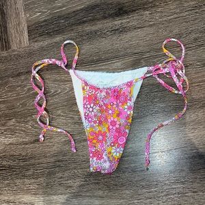 Frankie's Bikinis NWOT Pink Flower Bikini Bottoms Size L